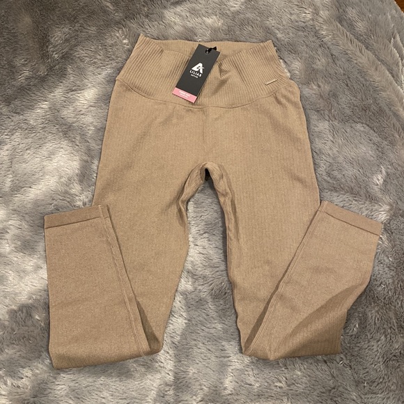 Lilia’s Active Ribbed Knit Set - Top and Pant - Size M & S - Picture 11 of 14